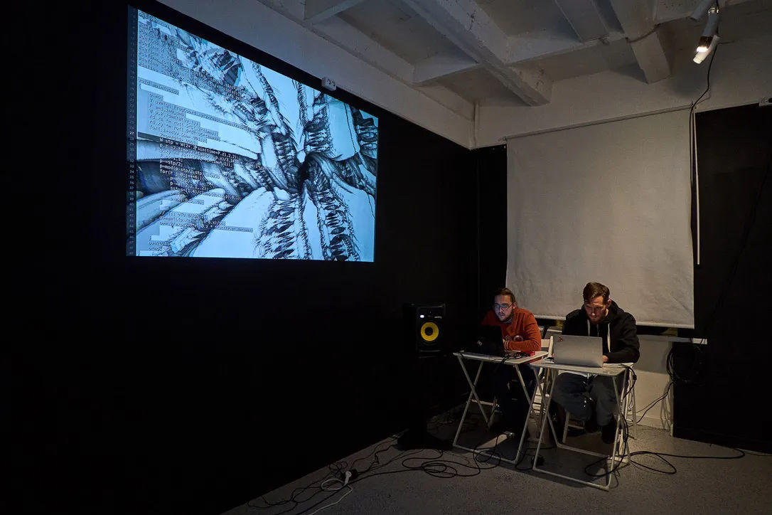 Светомузыкальный перформанс Повторение пространства в Краснохолмской галерее